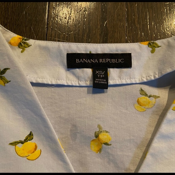 Banana Republic boho blouse with lemon print, vneck and bell slee… - Picture 8 of 12